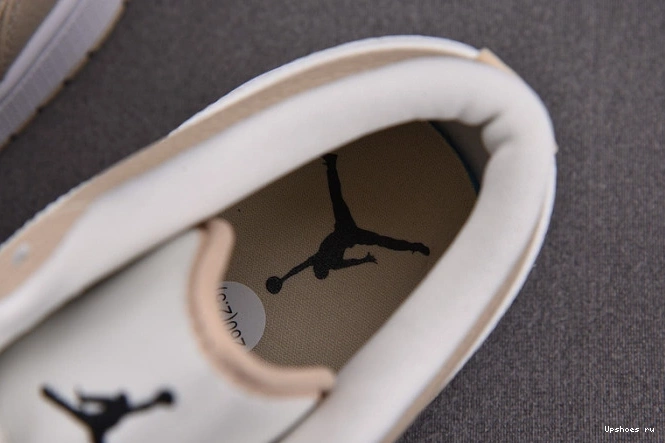 FB7168-121 Red Jordan Rattan Sail University 1 Low SE 1123